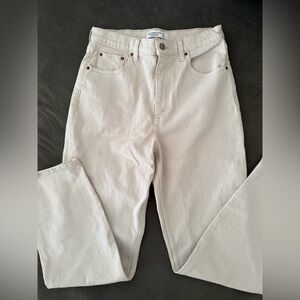 Abercrombie & Fitch Straight Leg Jeans in Light Cream